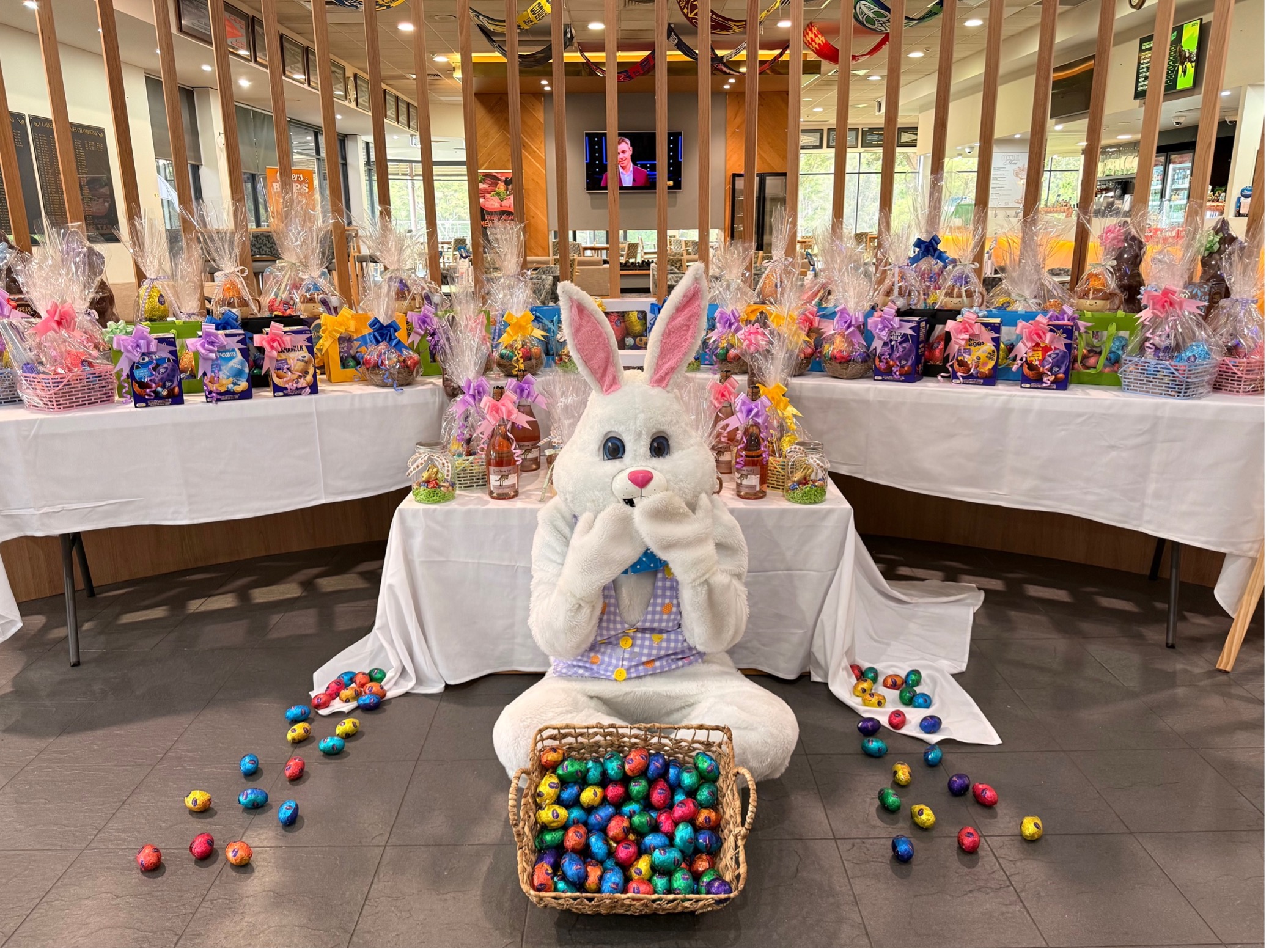Eggciting Easter Eggsplosion & Prawn Raffle🪺🍫🦐